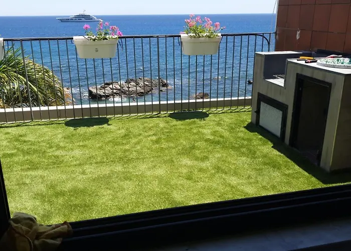 Home & Sea