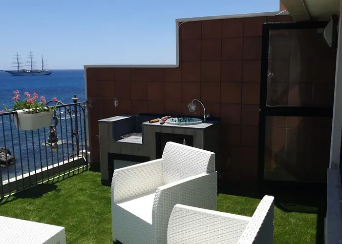 Home & Sea