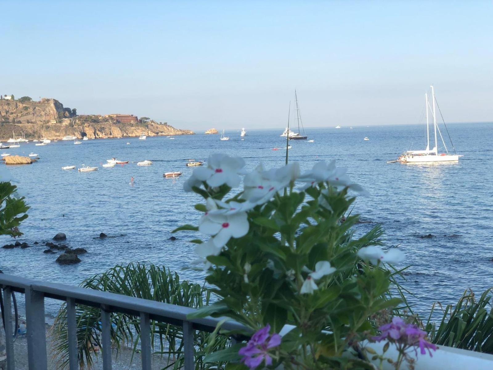 & Sea * Giardini Naxos